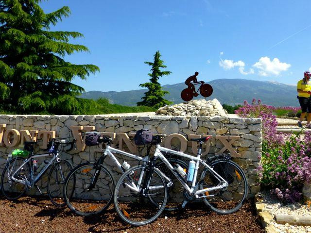 Village Velo-Saint-Quentin-la-Poterie必去景点