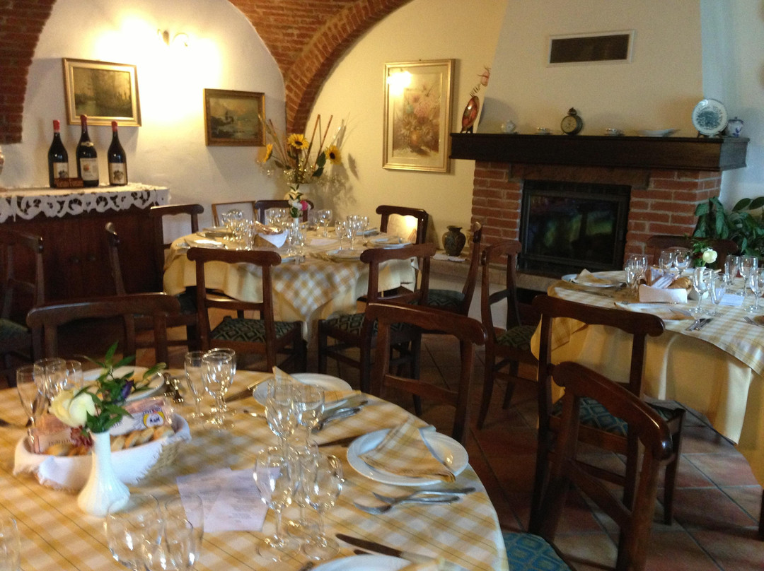 Barge餐馆和美食-Agriturismo Cascina Nuova