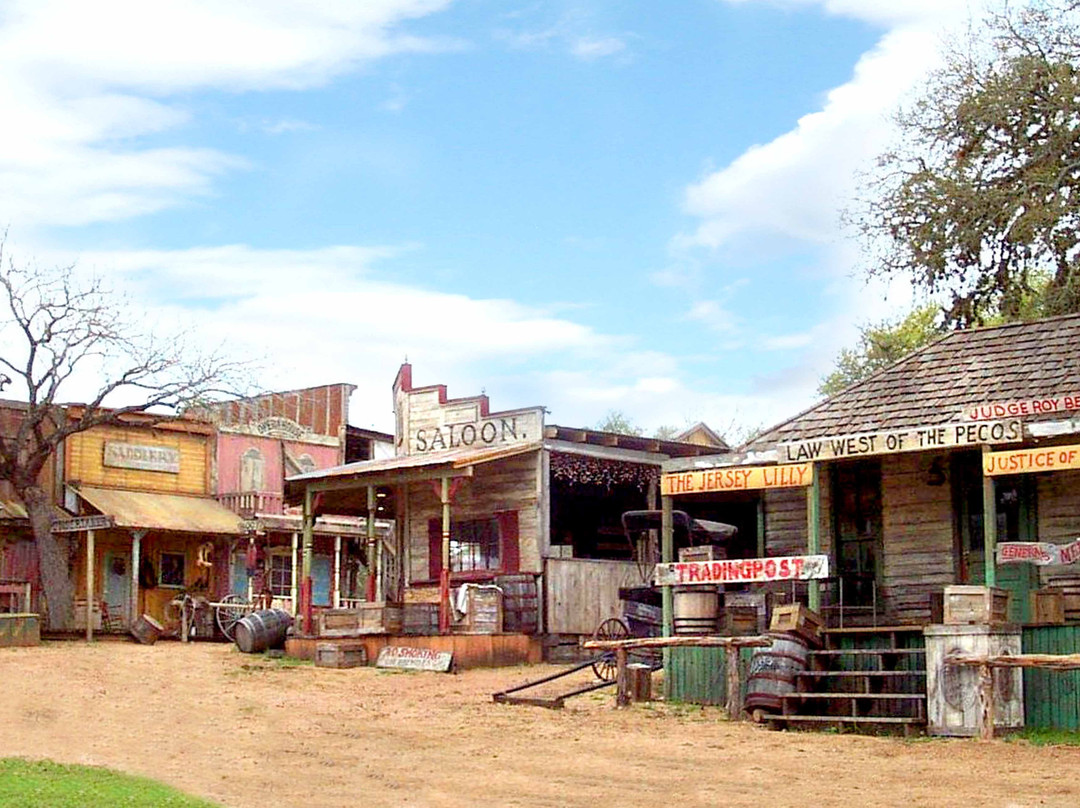Old West Christmas Light Fest at Enchanted Springs Ranch-Boerne必去景点