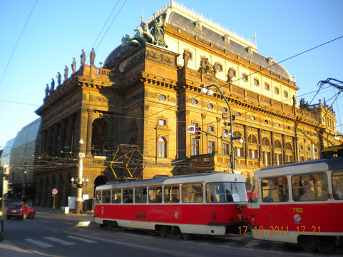 捷克国家歌剧院-布拉格必去景点