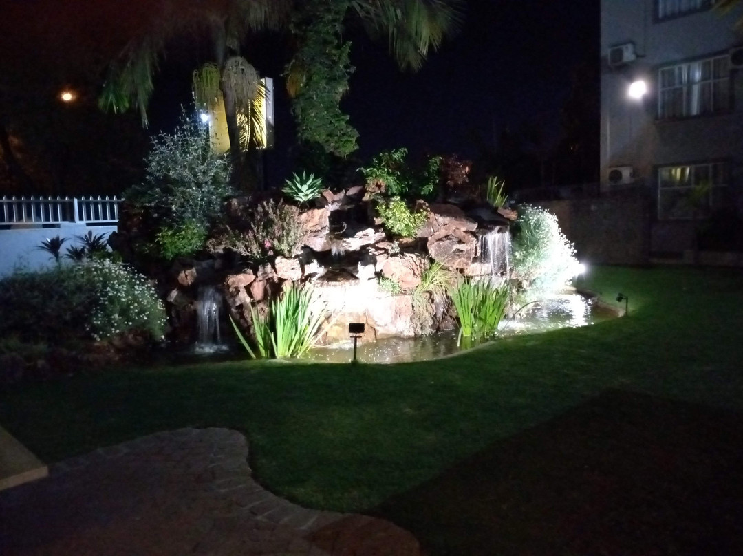 Cresta Oasis Hotel主图