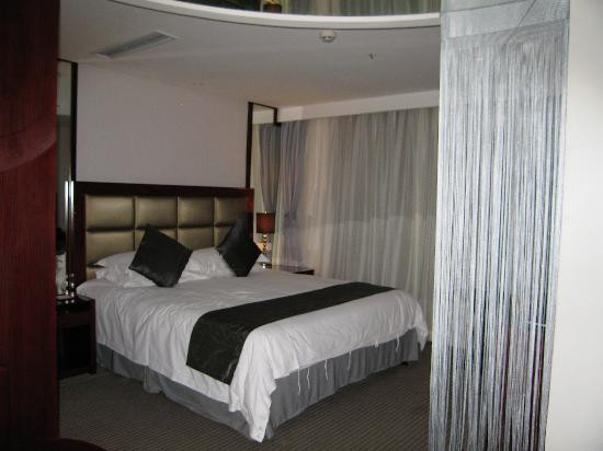 时光漫步S酒店（上海火车站店）主图