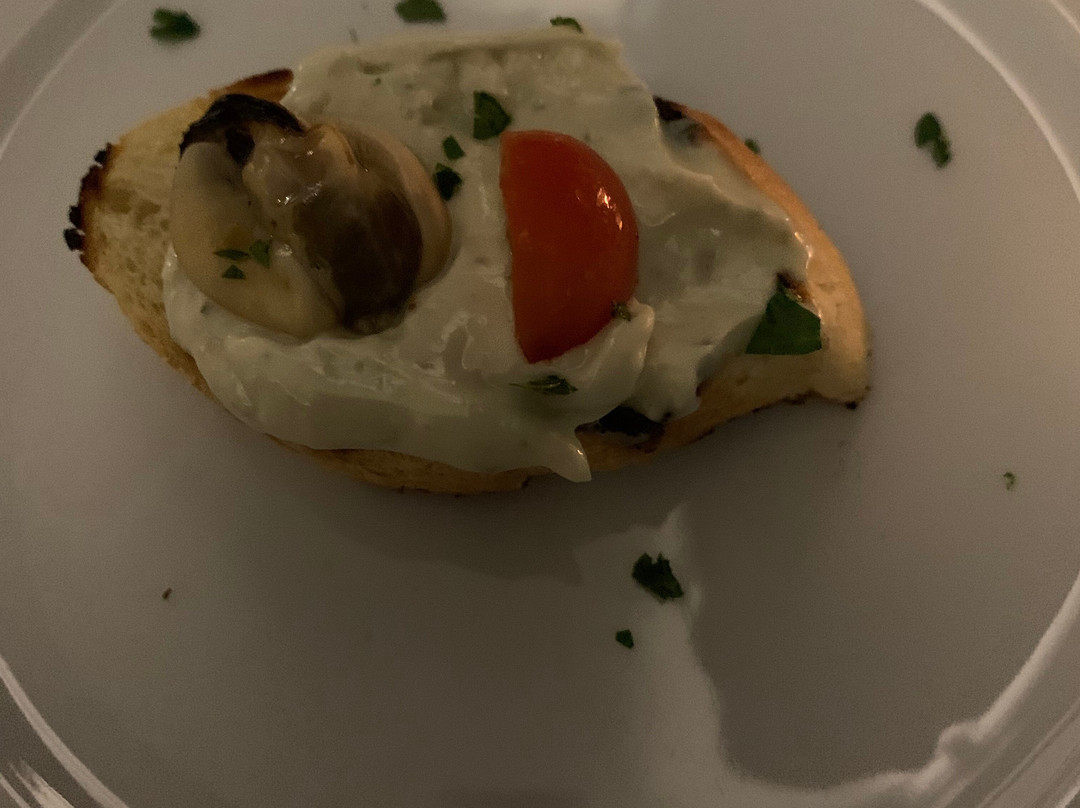 La Cloche Mediterranean Cuisine