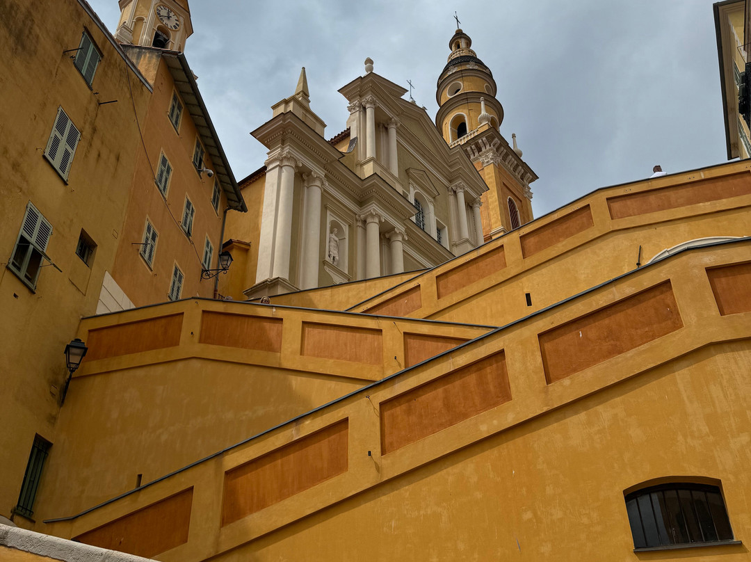 Live Harmony-芒通必去景点