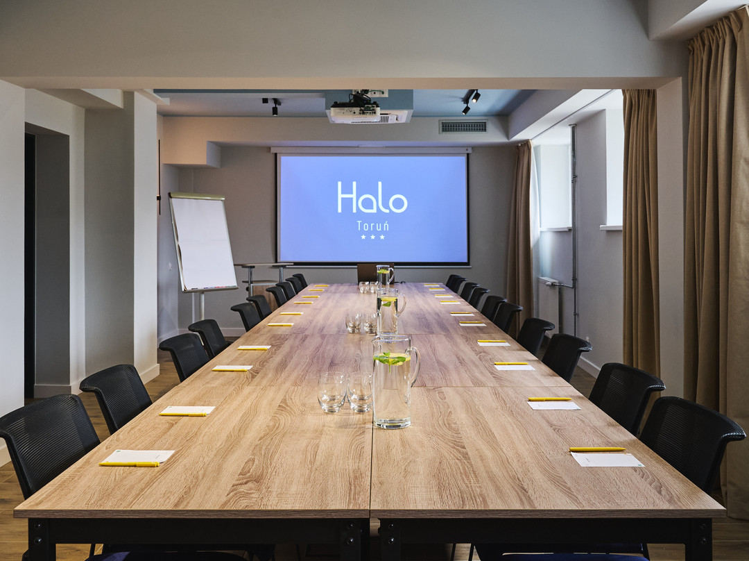 Halo Toruń主图