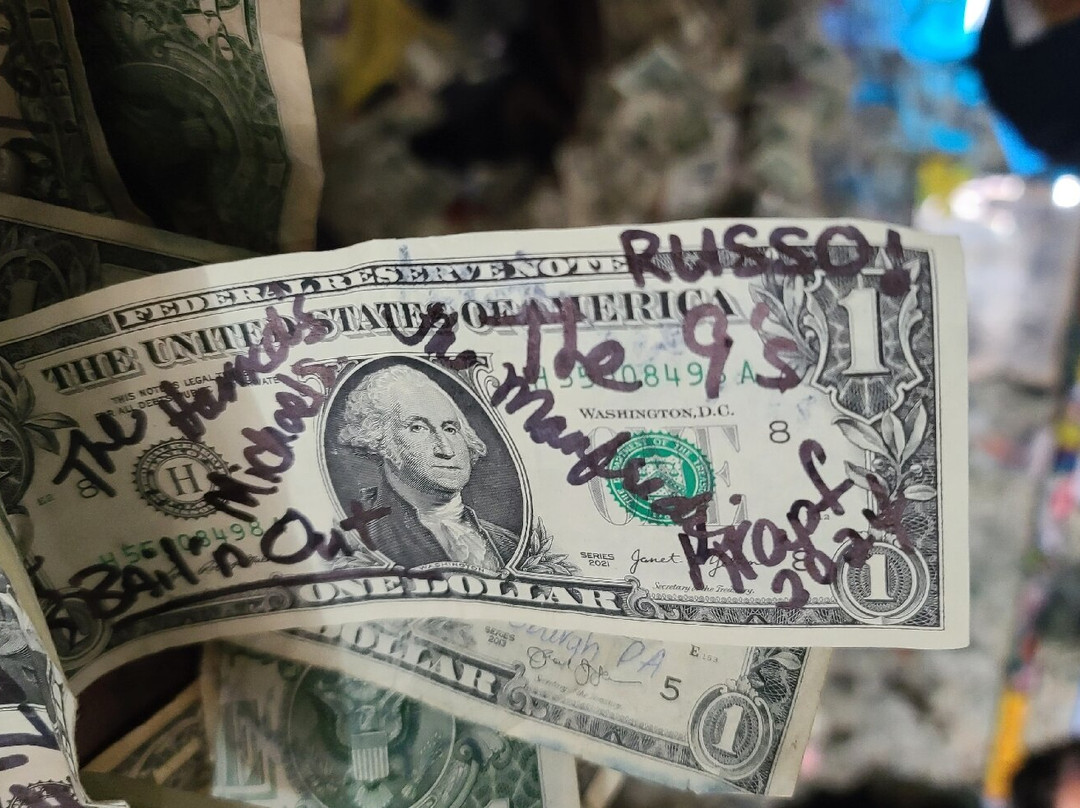 Salty Dawg Saloon-荷马必去景点