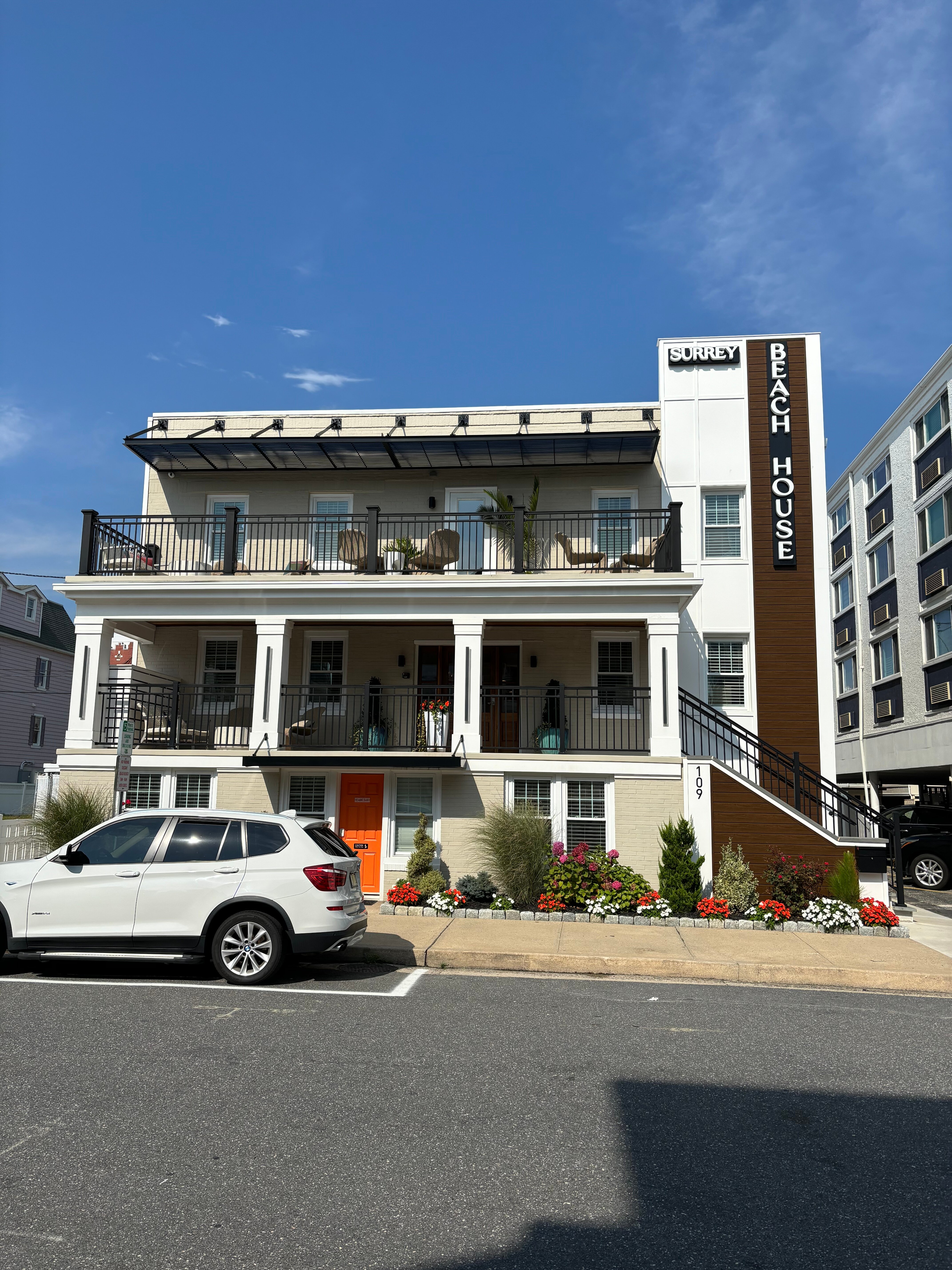 Surrey Beach House-官方