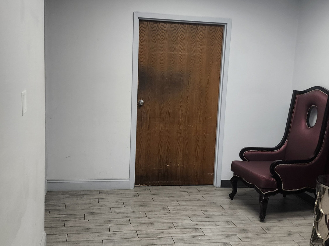 The Regalia Hotel & Conference Center主图