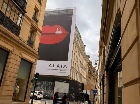 Women of Paris-巴黎必去景点