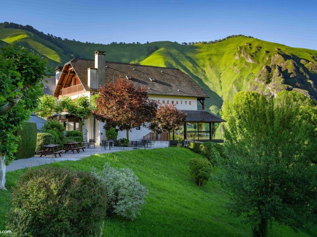 Logis Hôtel Etchemaïté主图