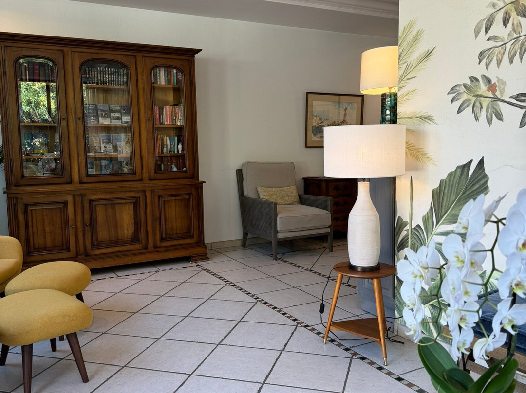 格兰德酒店主图