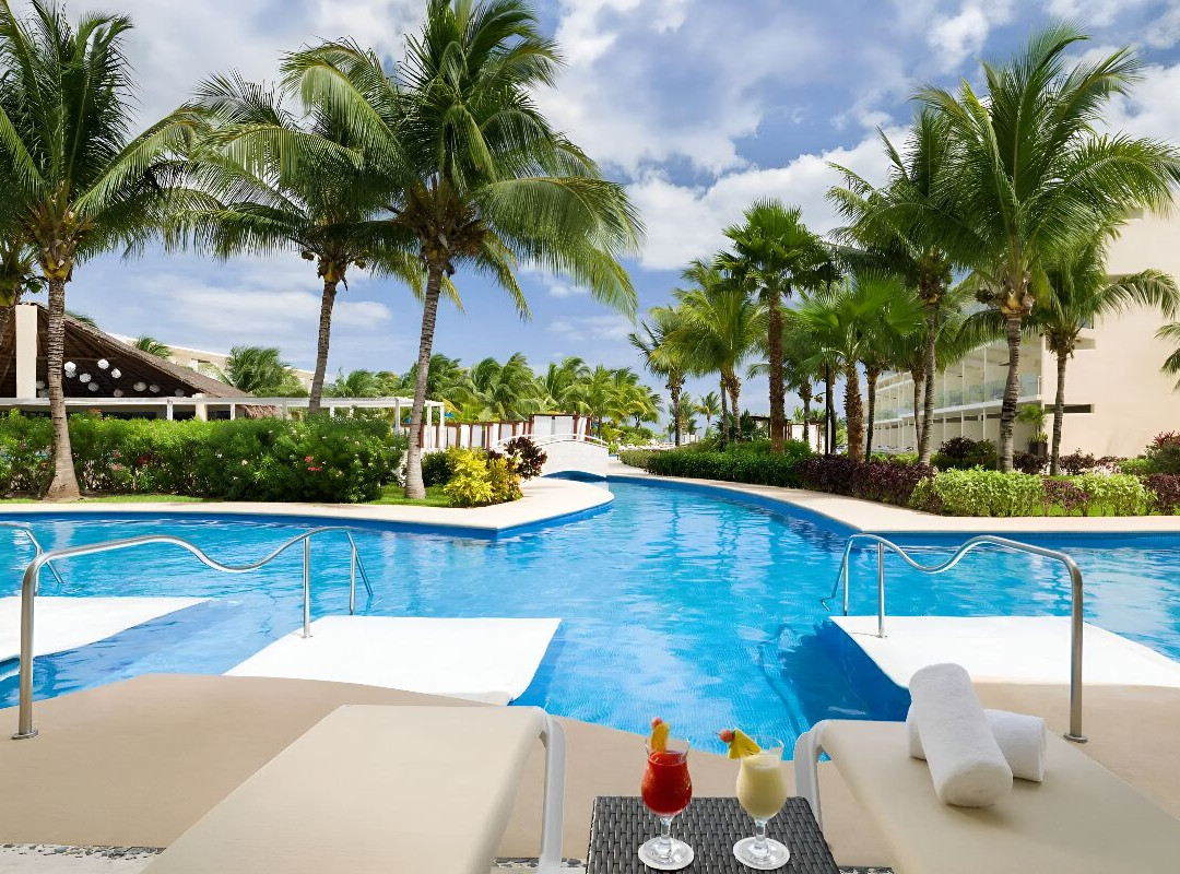 卡里斯玛阿祖尔森撒特瑞全包式酒店主图