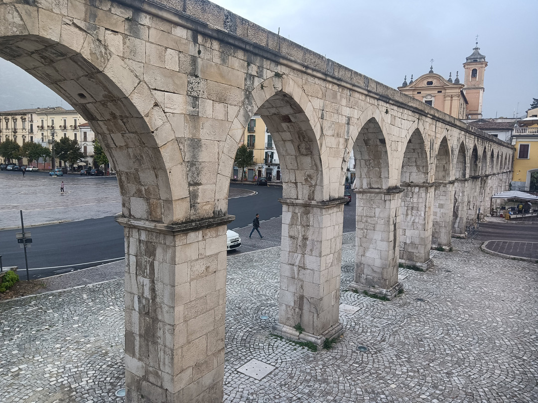 Acquedotto Medievale-苏尔莫纳必去景点