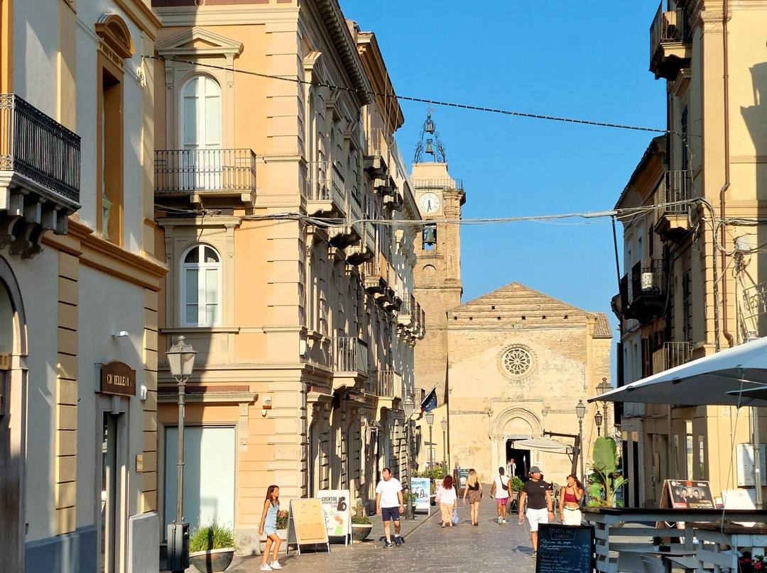Corso de Parma-瓦斯托必去景点