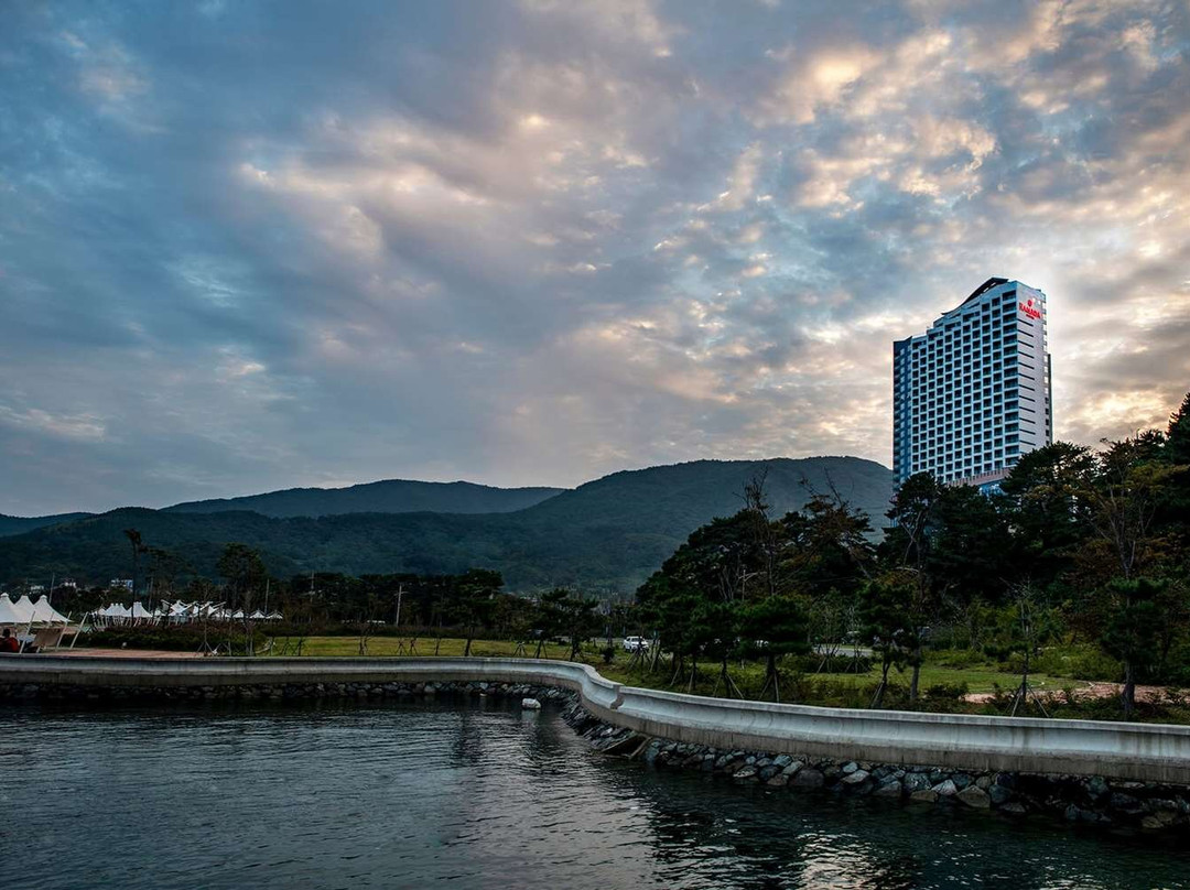 RAMADA Suites Geoje Hotel主图