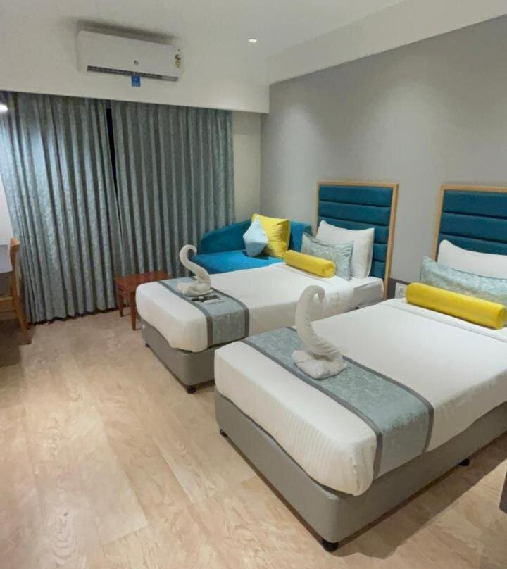 Hotel The Excellency