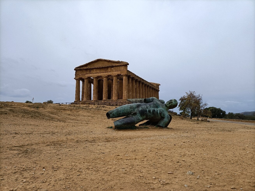 Statua di Icaro Caduto景点图片