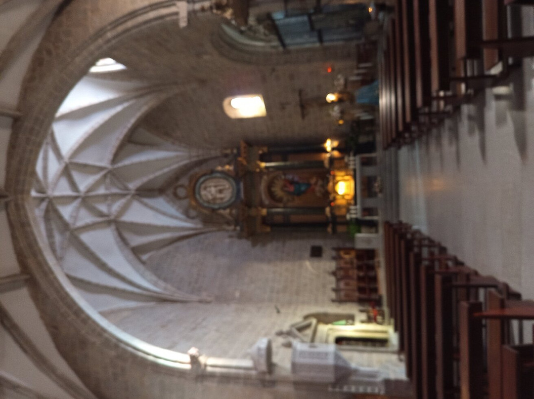 Iglesia Santiago Apostol-Villa del Prado必去景点