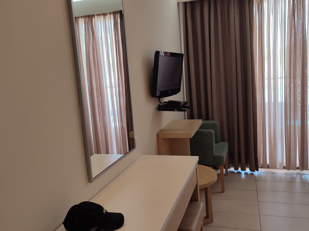 阿列亚套房酒店主图