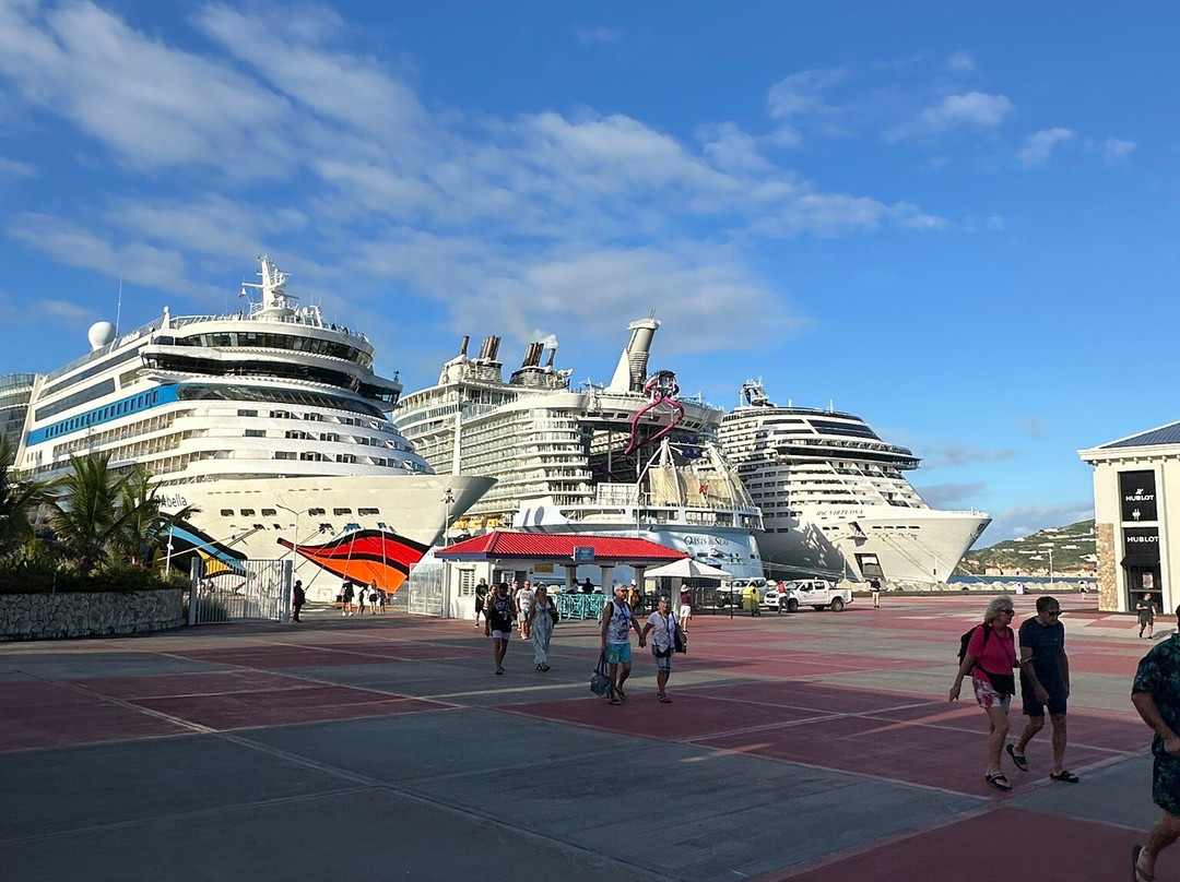 Harbour Point Village-菲利普斯堡必去景点