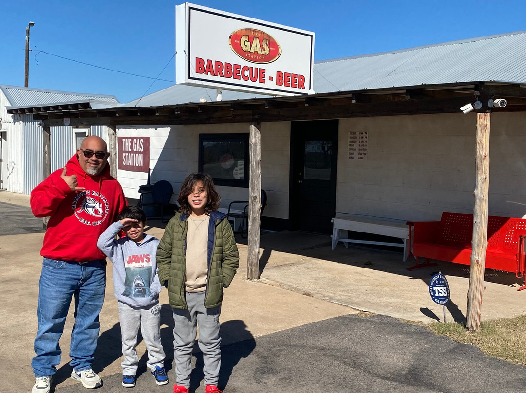 Gas Station Leo Abraham Figueroa-巴斯特罗普必去景点