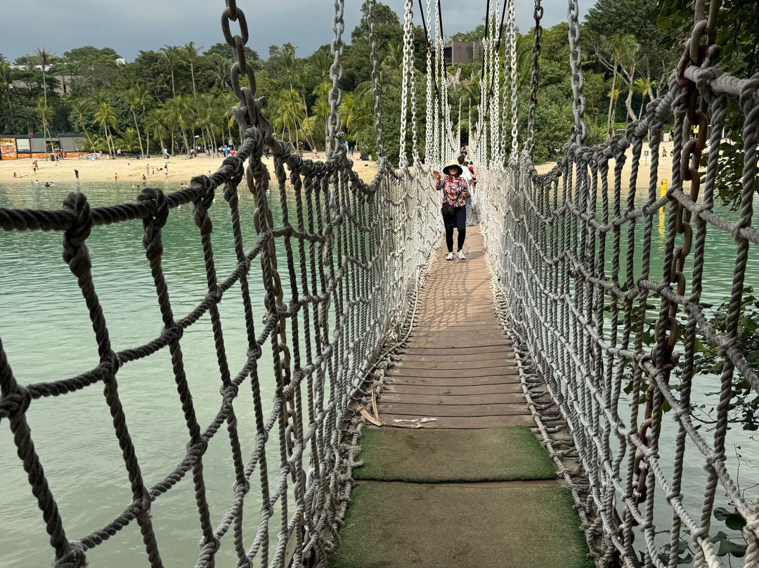 Floating Bridge at Siloso Beach-圣淘沙岛必去景点
