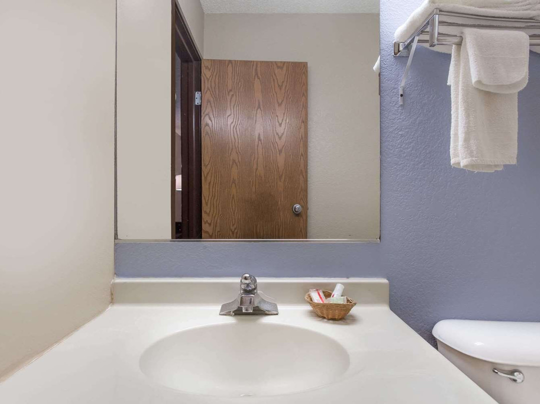 Super 8 by Wyndham Farmville