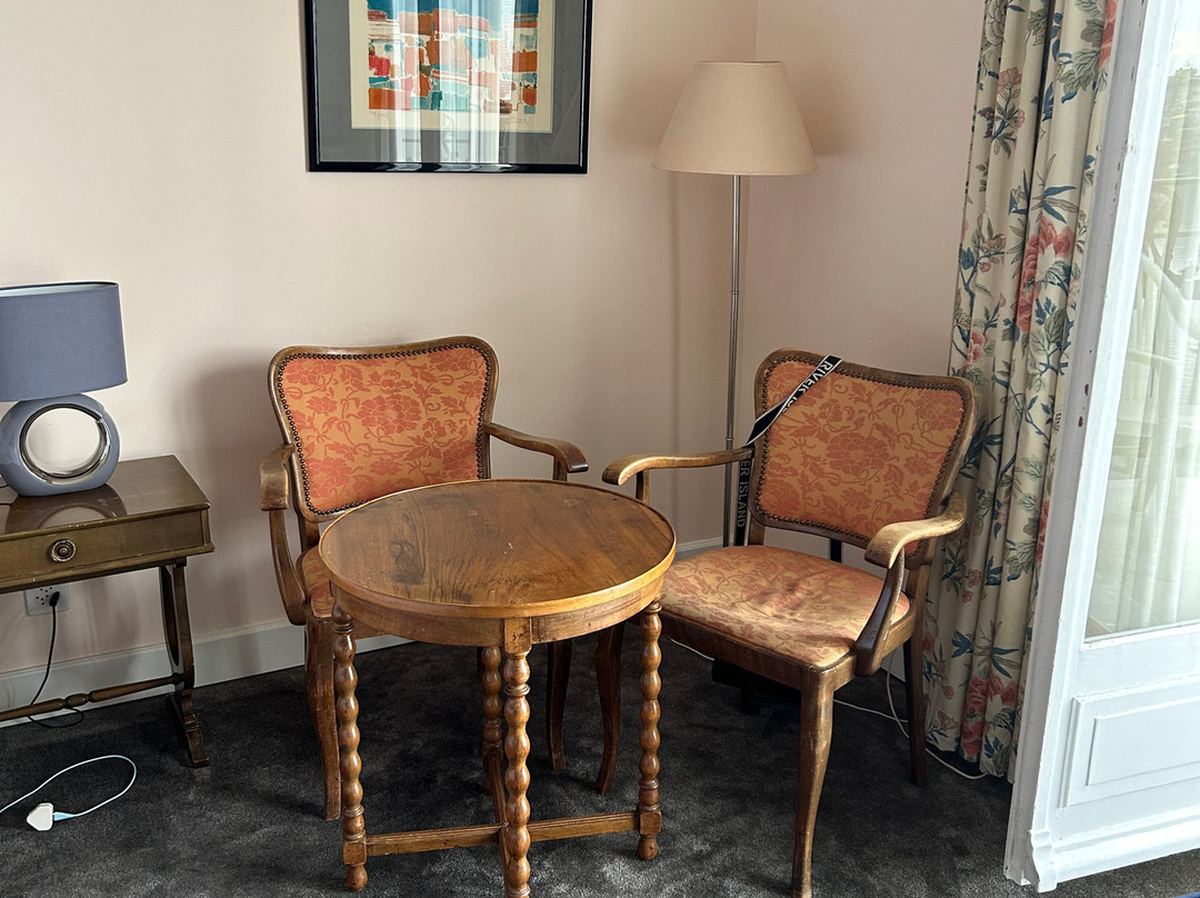 艾克森耶大酒店主图