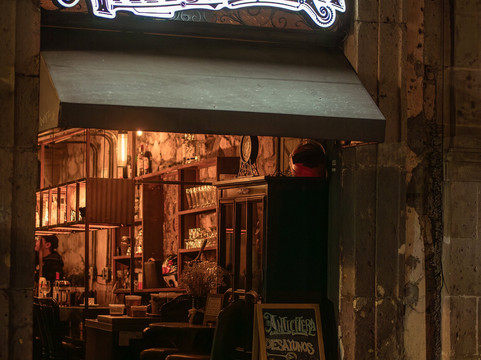 Anticitera Café, Librería & Focaccias