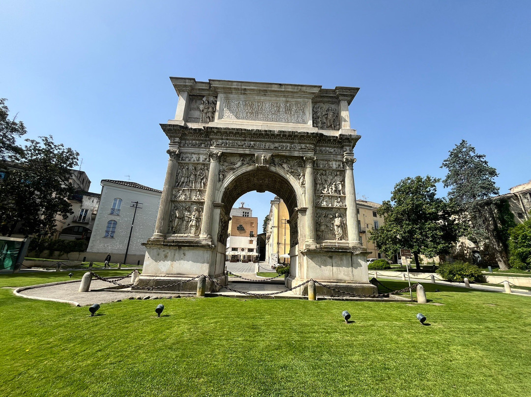 Arco di Traiano-贝内文托省必去景点