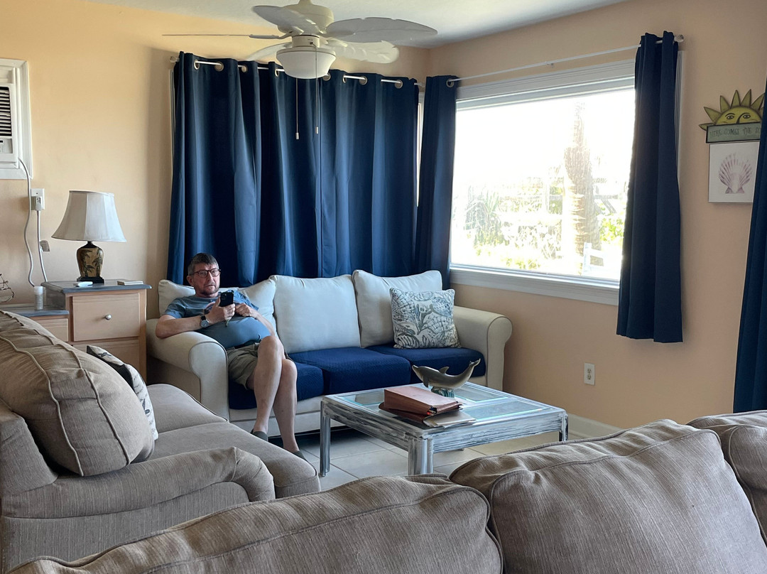 Sea Scape Motel - Oceanfront Getaway主图