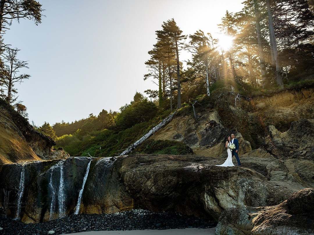 Hug Point State Recreation Site-Arch Cape必去景点