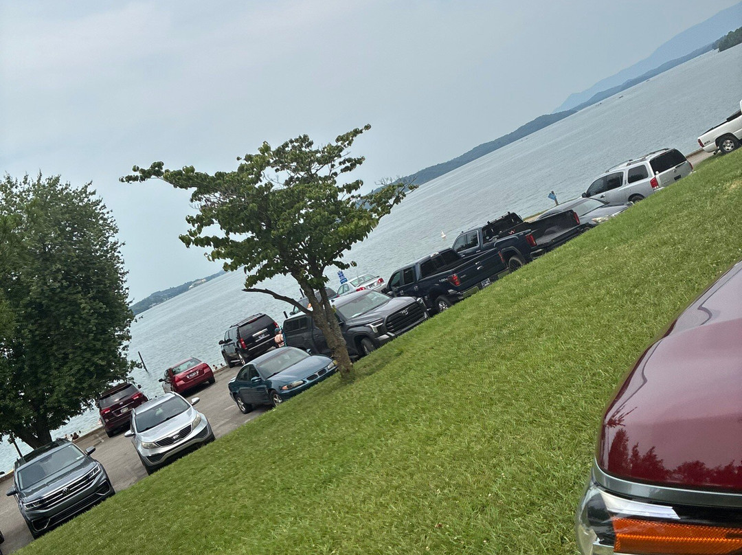 Douglas Headwater Public Swimming Beach-塞维尔维尔必去景点