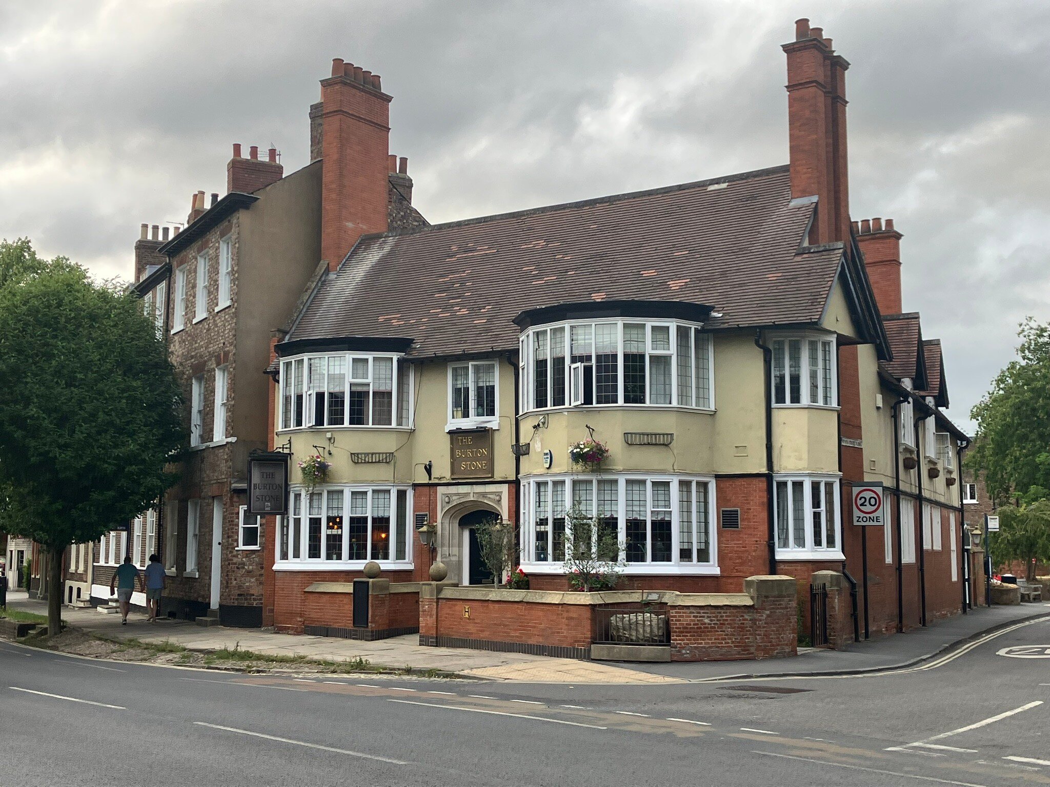 Burton Stone Inn-官方