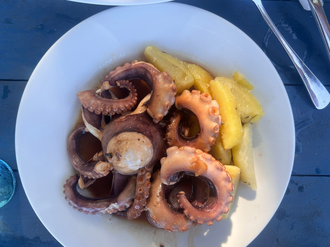 Tomorrowland Beach Villas & Fisherman's Wharf Restaurant