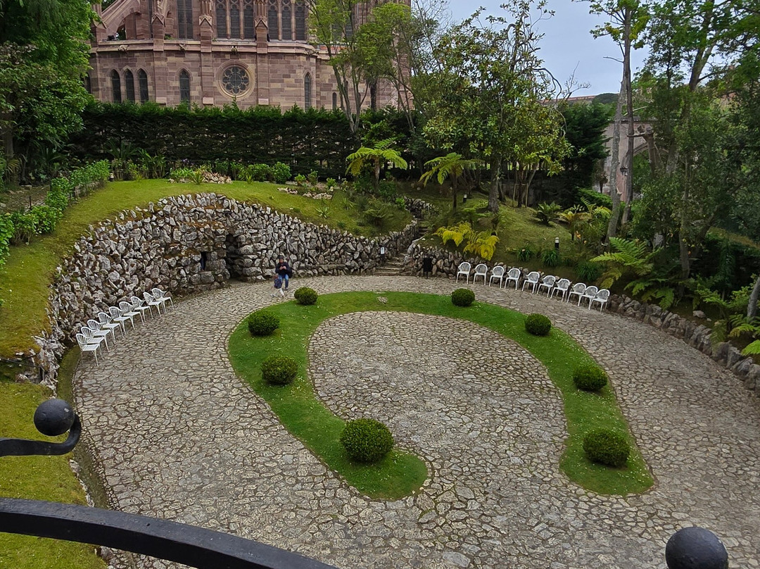 Capilla-Panteon-科米利亚斯必去景点