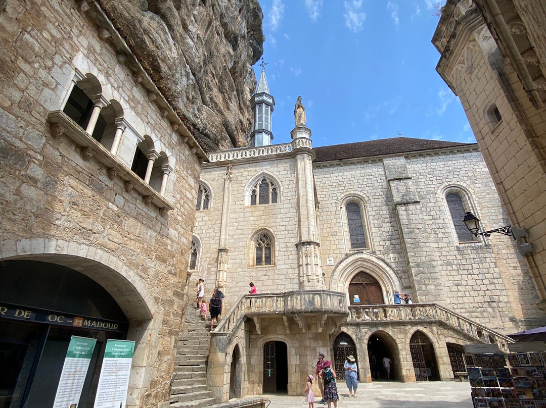 Basilique St-Sauveur-罗卡马杜尔必去景点
