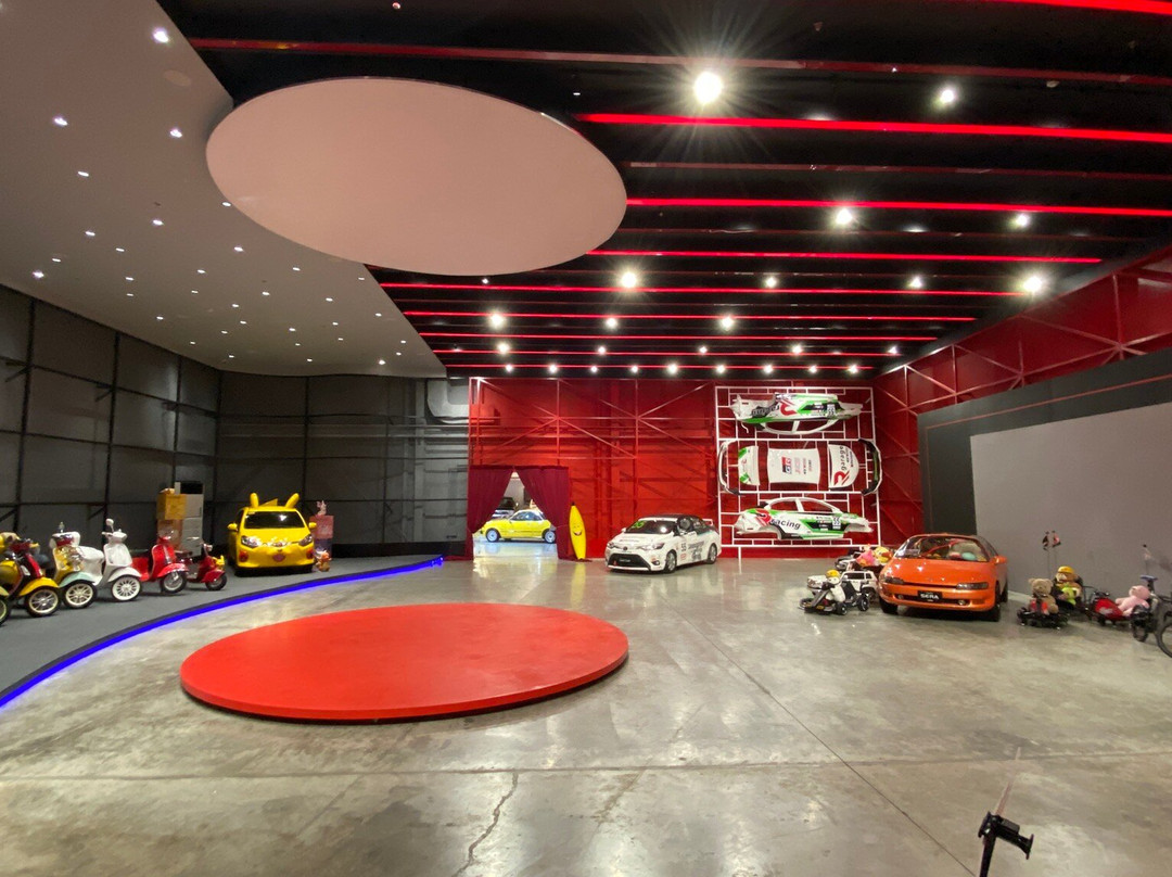 R Garage-Bauang必去景点