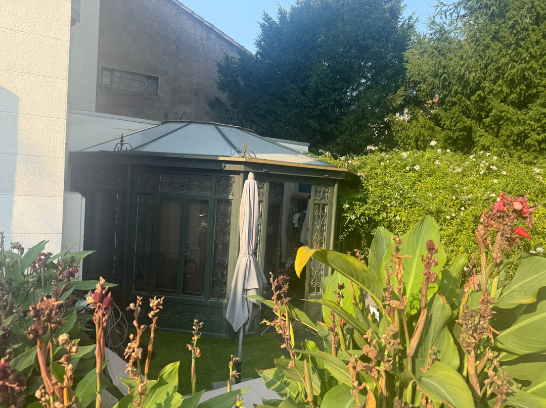 Les Jardins De La Fontaine主图