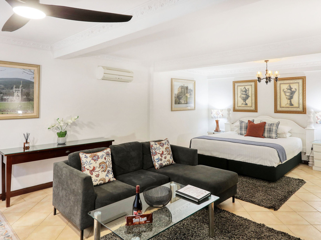 Mt Tamborine Stonehaven Guest House主图