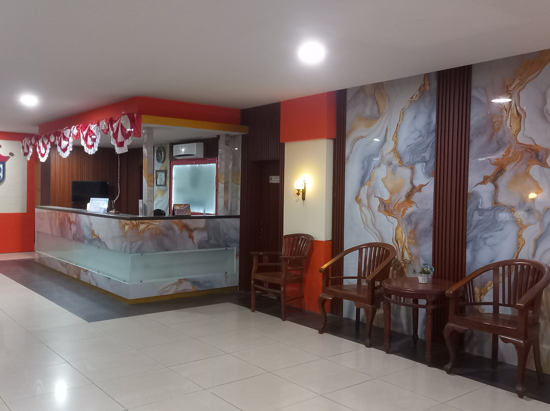 布迪曼饭店主图