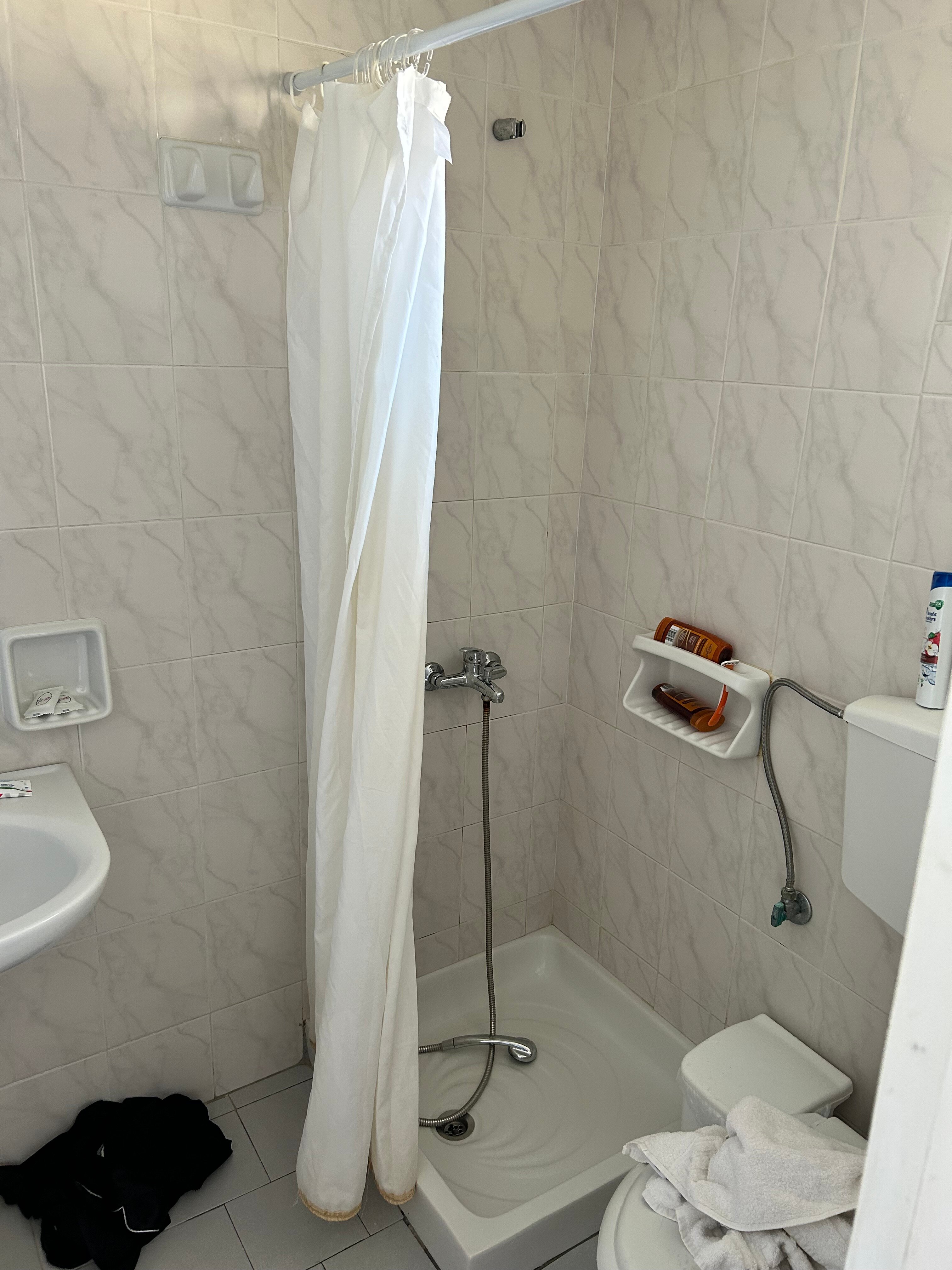 Derekas Studios-浴室