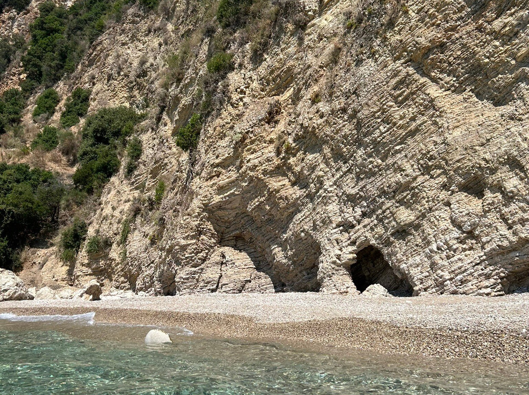 Dinos Boat Rentals-Paleokastritsa必去景点