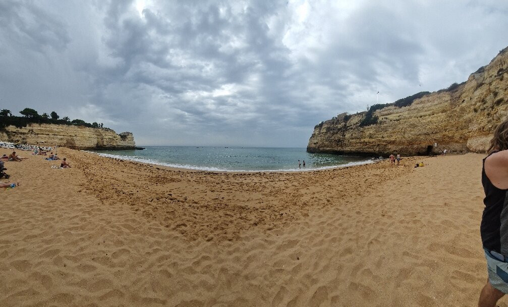Praia de Nossa Senhora da Rocha-阿玛考德佩拉必去景点