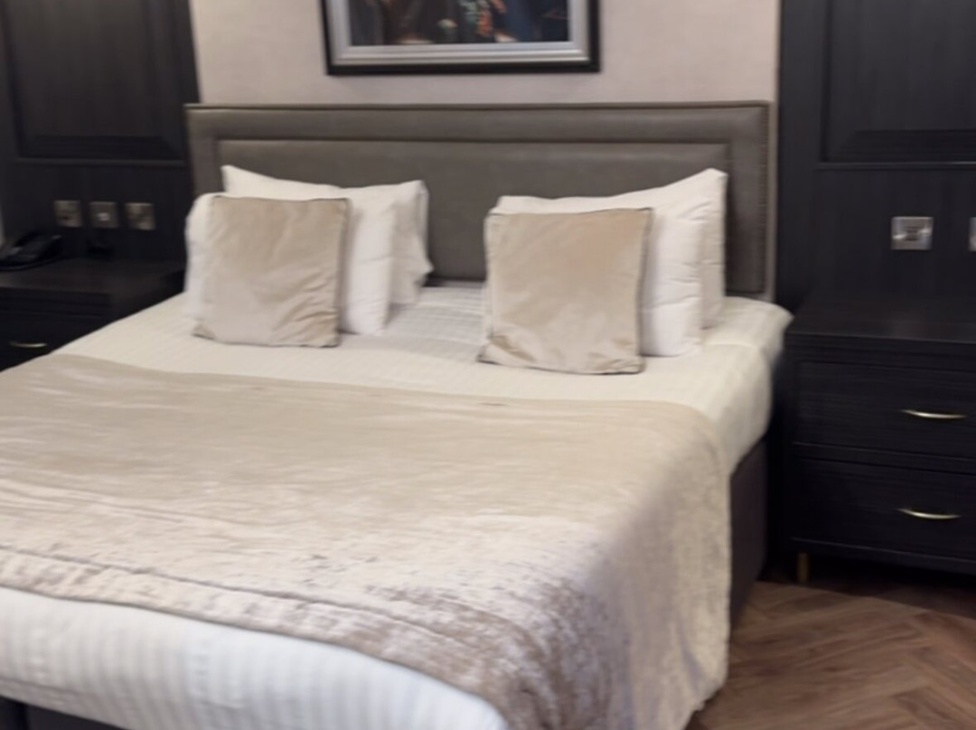 Balmoral Hotel主图