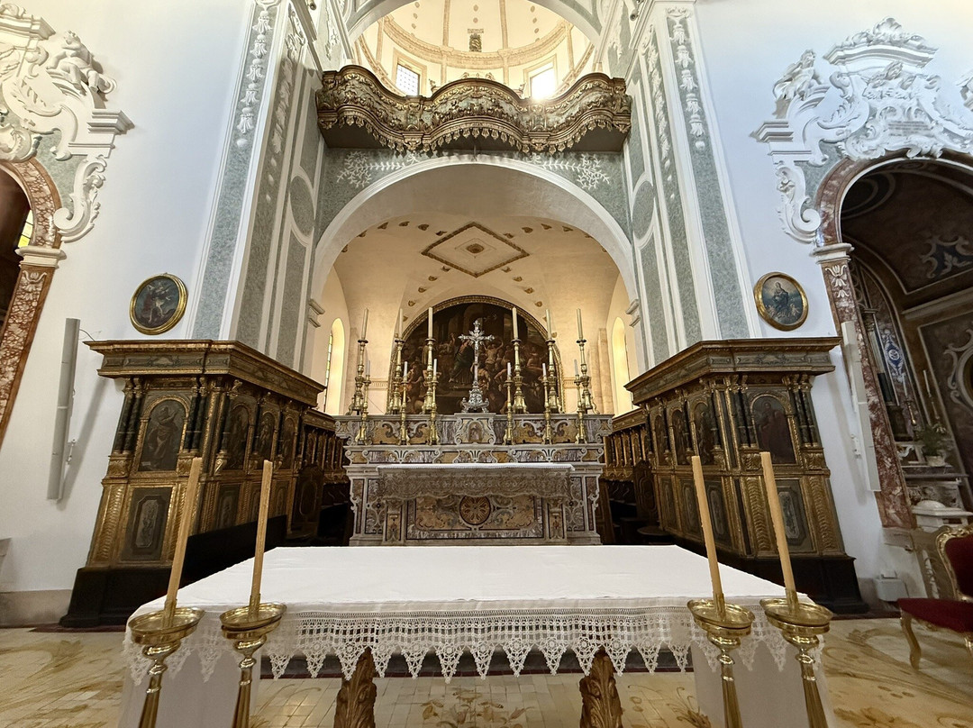 Chiesa Madre di S. Maria Assunta-波利尼亚诺阿马雷必去景点