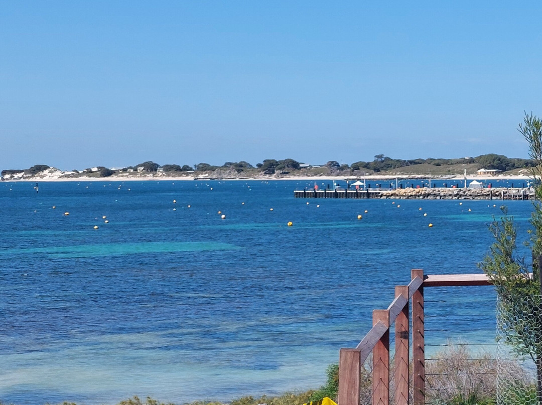 Thomson Bay-罗特尼斯岛必去景点