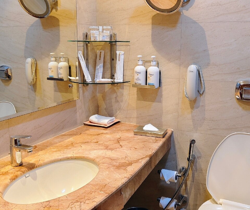 New Surya Hotel主图