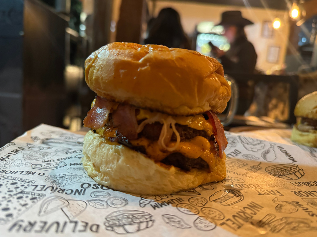 Velho Oeste Burger House - Ibitipoca