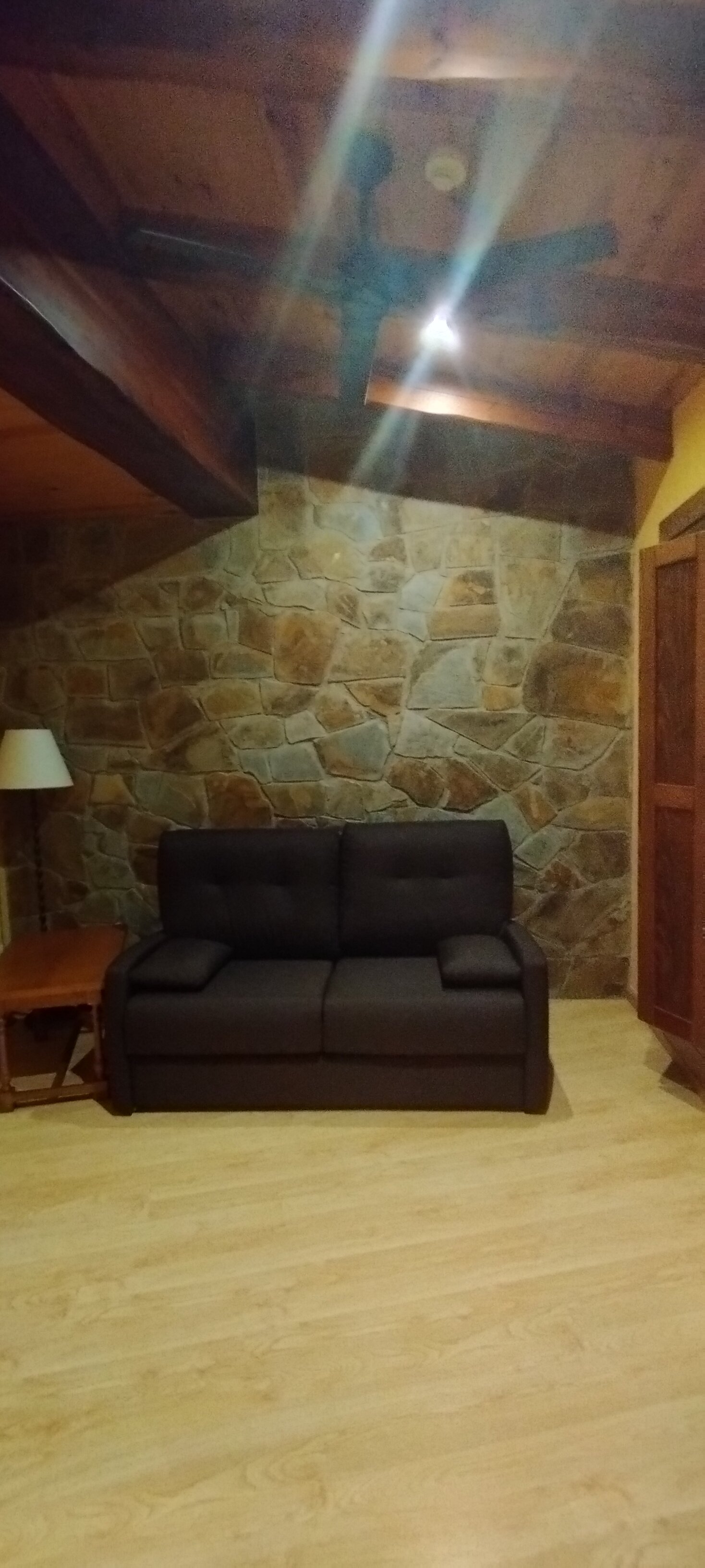 里波尔酒店-客卧